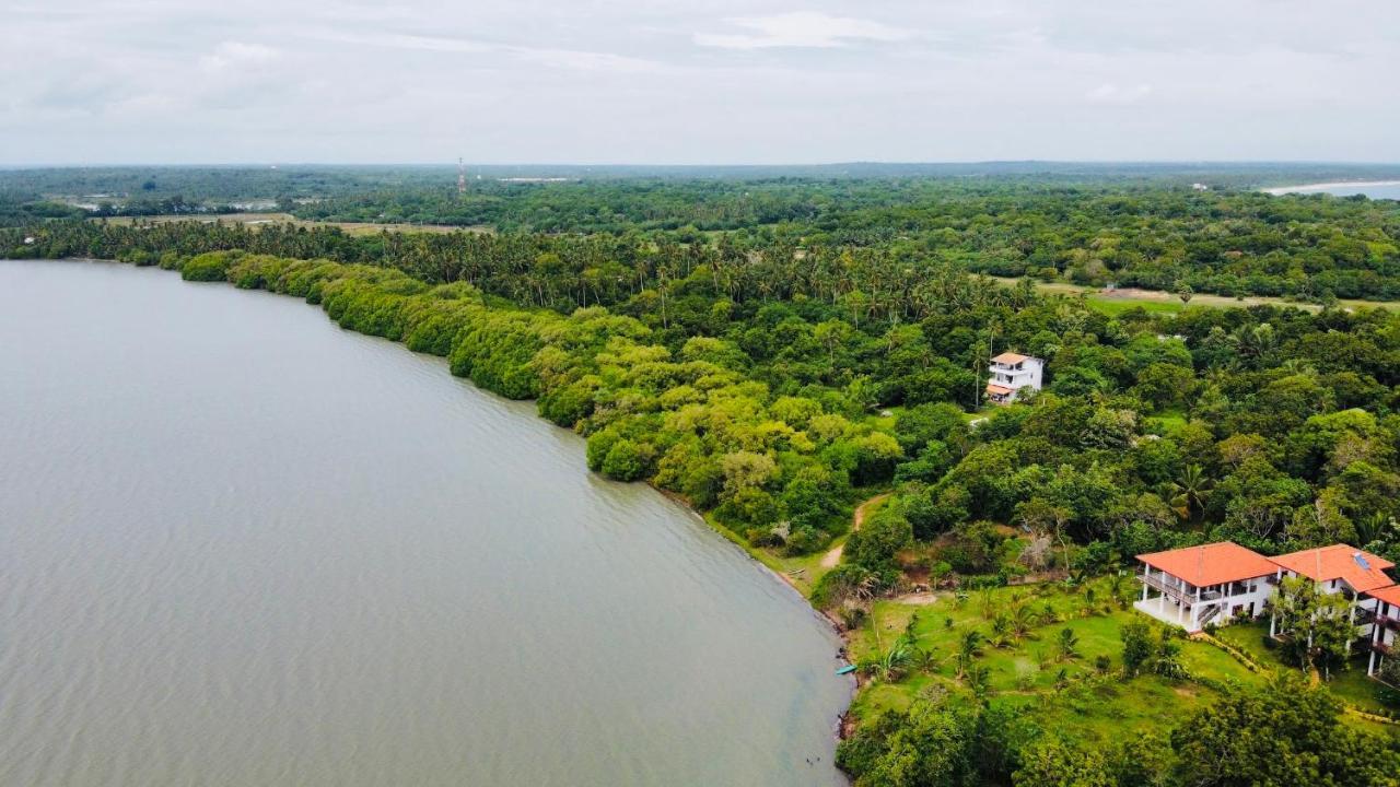 Ashansa Lagoon Resort Tangalle Bagian luar foto