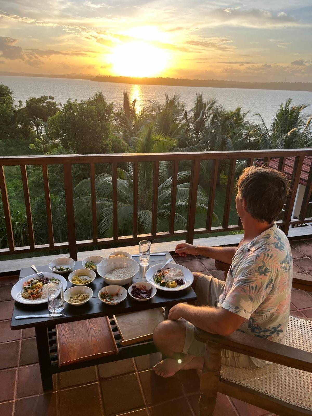 Ashansa Lagoon Resort Tangalle Bagian luar foto