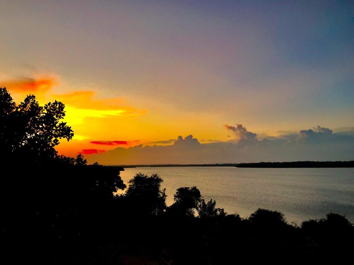 Ashansa Lagoon Resort Tangalle Bagian luar foto